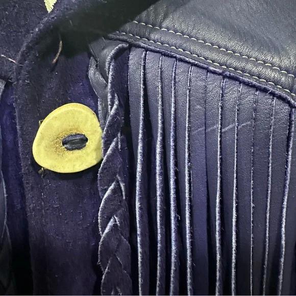 Vintage Suede Leather Western BOHO Fringe Jacket. - Picture 16 of 16